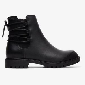 Roxy Kearney Chelsea Boots